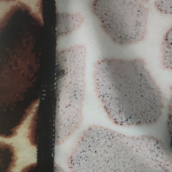 Blackmilk Baby Giraffe High Waisted Leggings Small Halloween - Picture 7 of 7